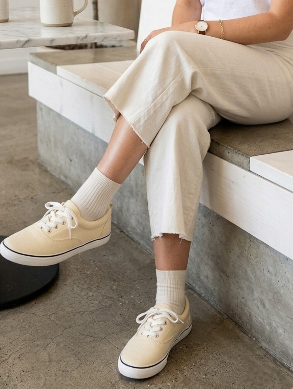 NEW! Universal Thread Women's Size 6 Lace Up Canvas Sneakers Butter Cream Yellow